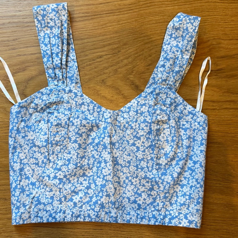 Sim & Sam Cropped Tank